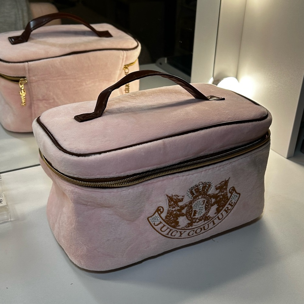 Juicy Couture Pink Makeup Bag *BARELY USED*